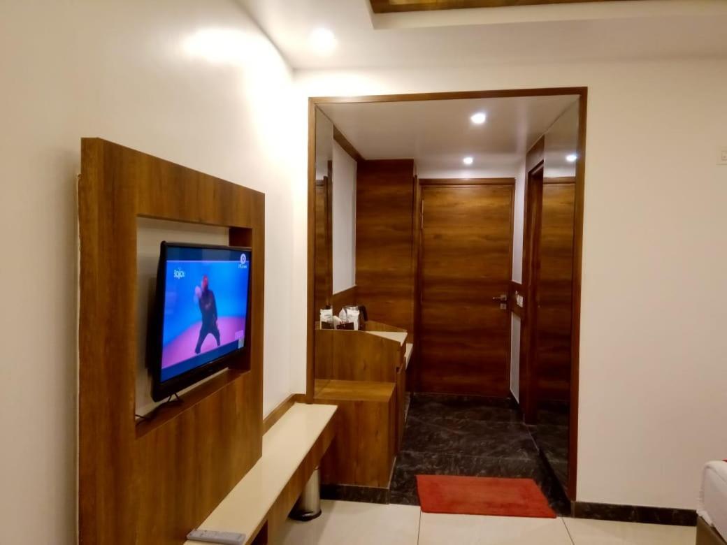 Hotel Green Orchid Udhampur Esterno foto