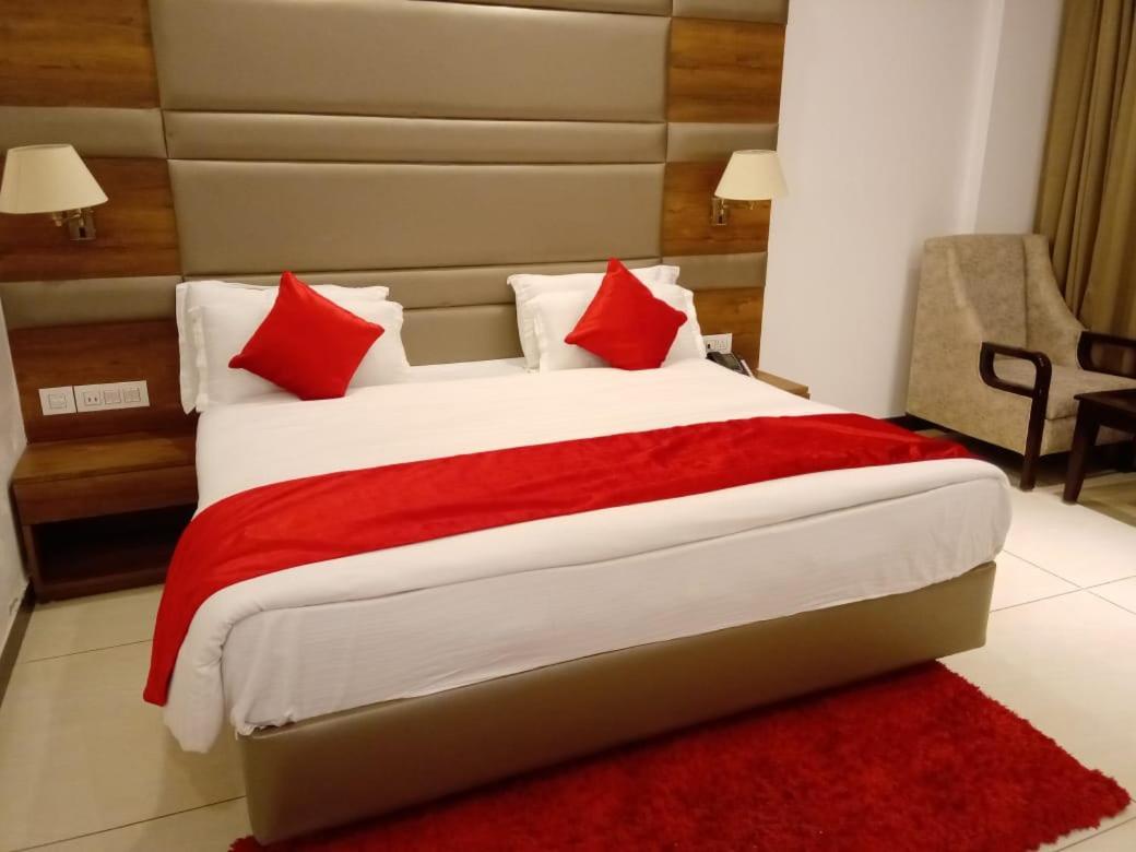 Hotel Green Orchid Udhampur Esterno foto