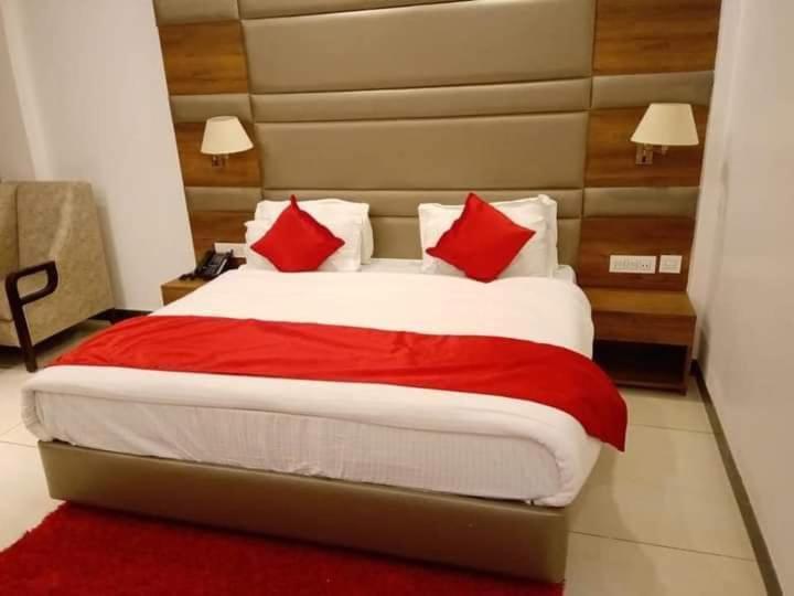 Hotel Green Orchid Udhampur Esterno foto